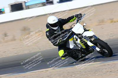 media/Jan-08-2022-SoCal Trackdays (Sat) [[1ec2777125]]/Turn 15 Inside (950am)/